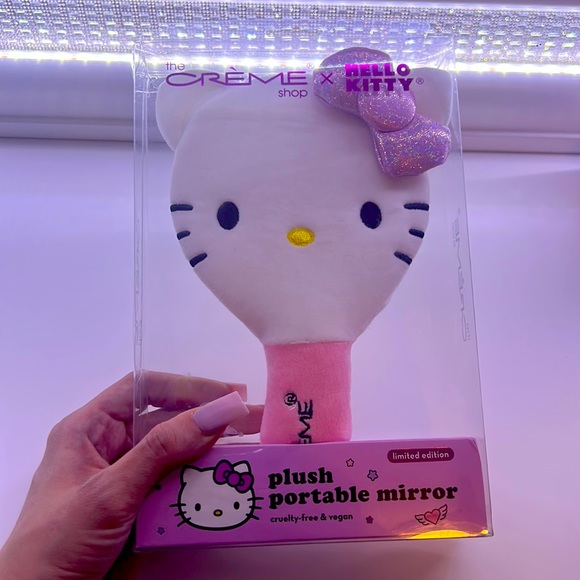 💝Créme shop x Hello kitty Plush hand mirror💝 - Picture 1 of 2